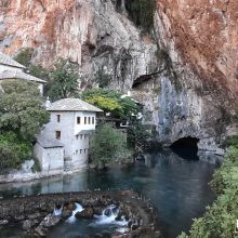 Blagaj, el nacimiento de un río subterráneo!