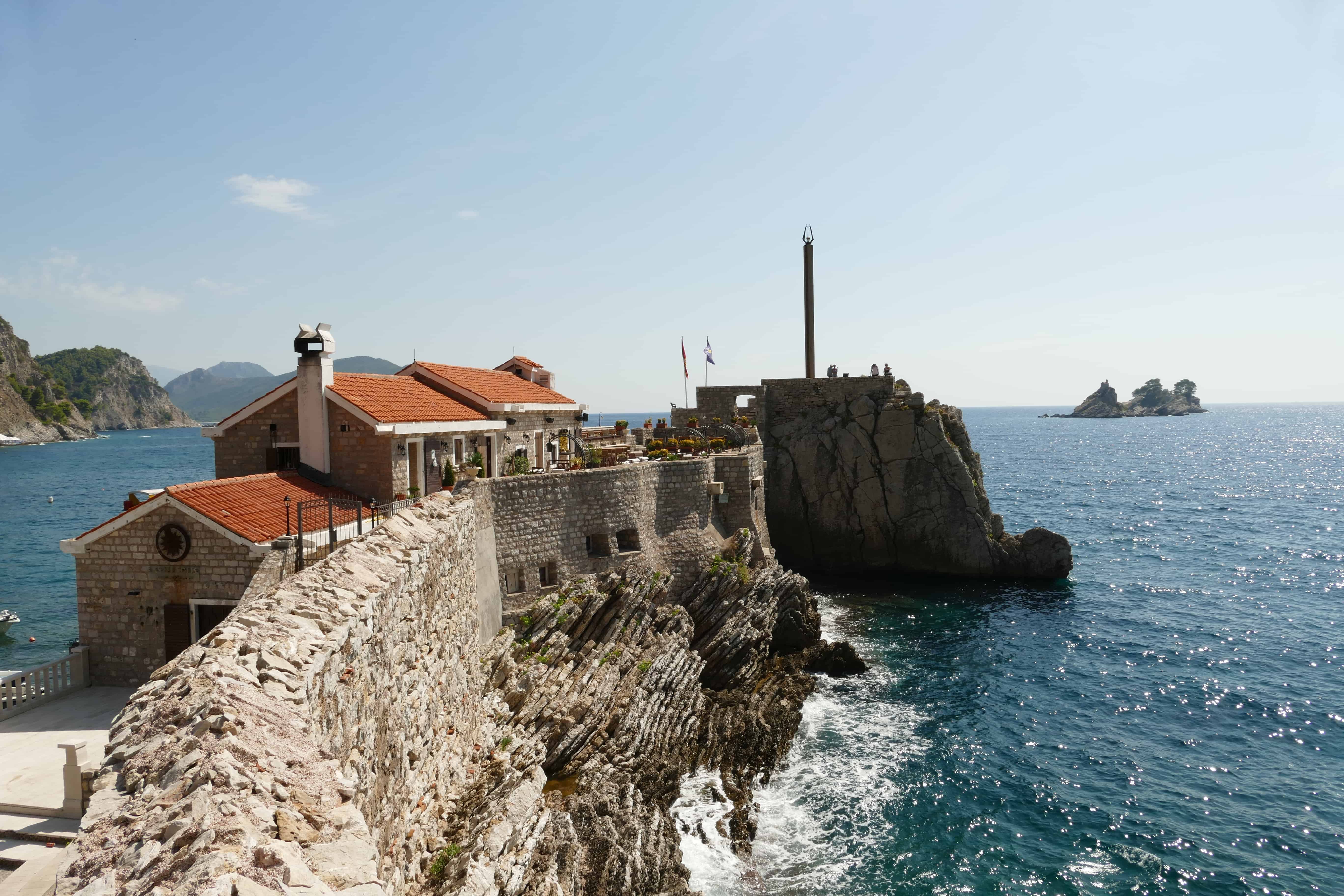 Petrovac, y su pintoresco peñón. 