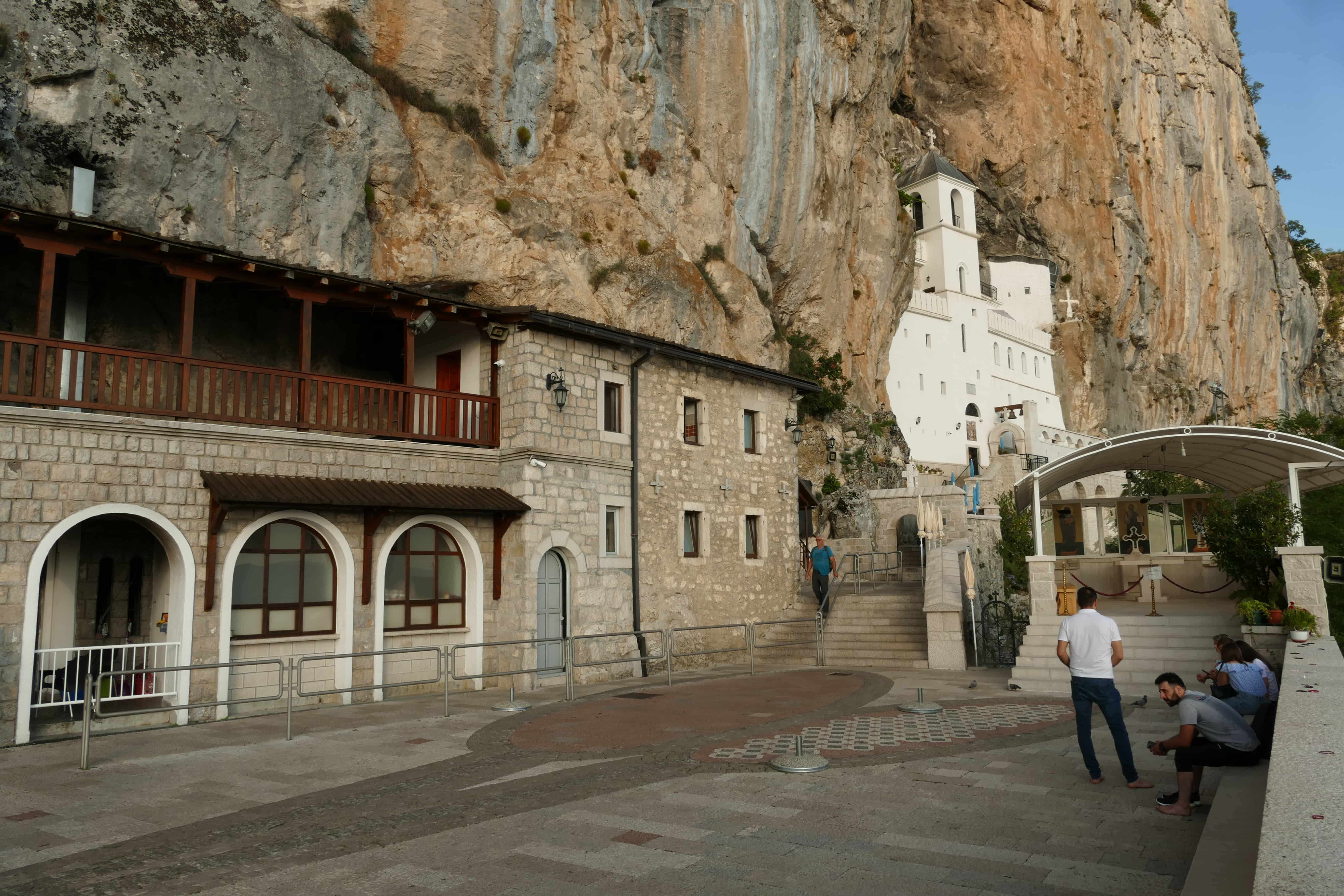 Monasterio de Ostrog, un imperdible. 