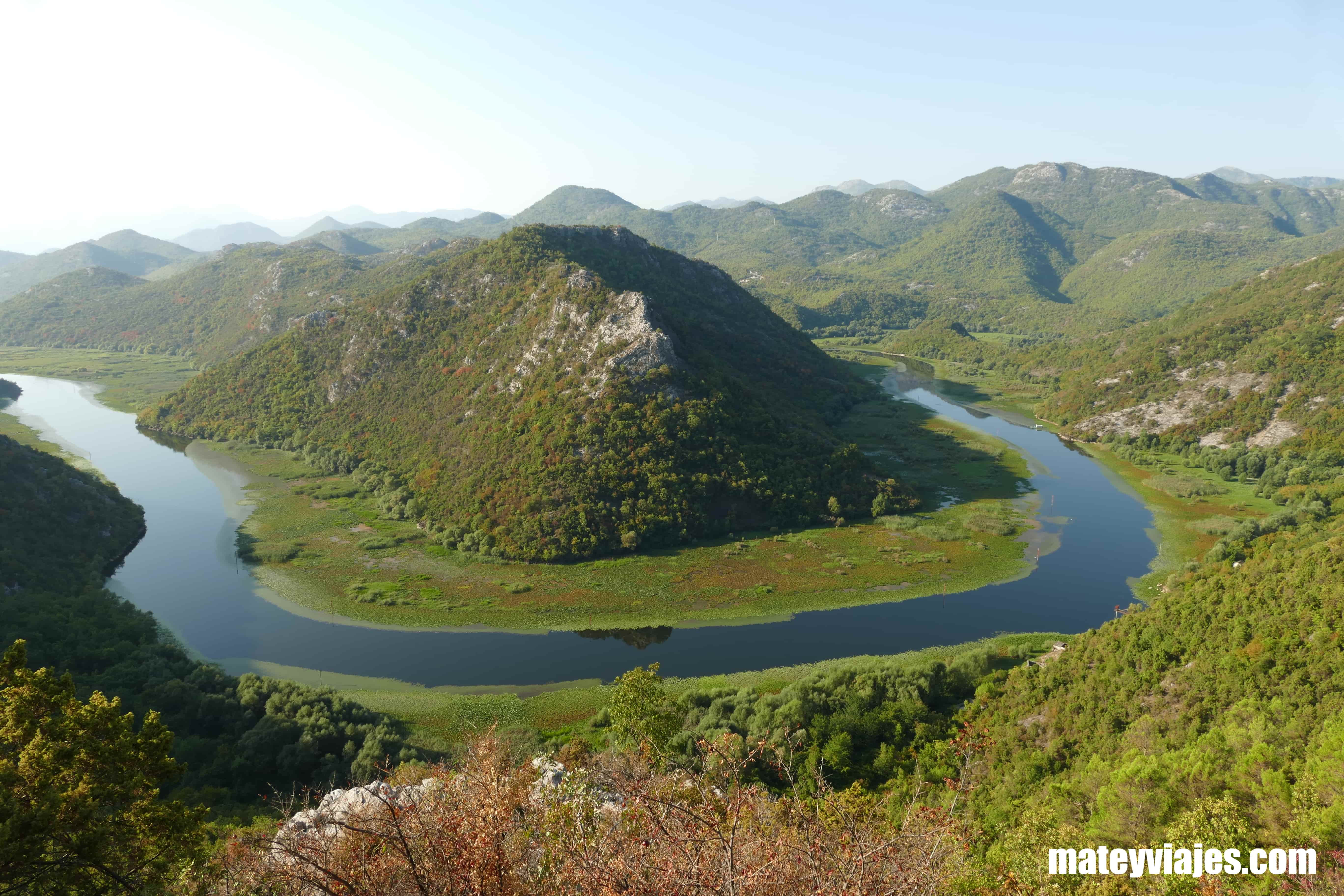 La icónica foto del Lago Skadar.