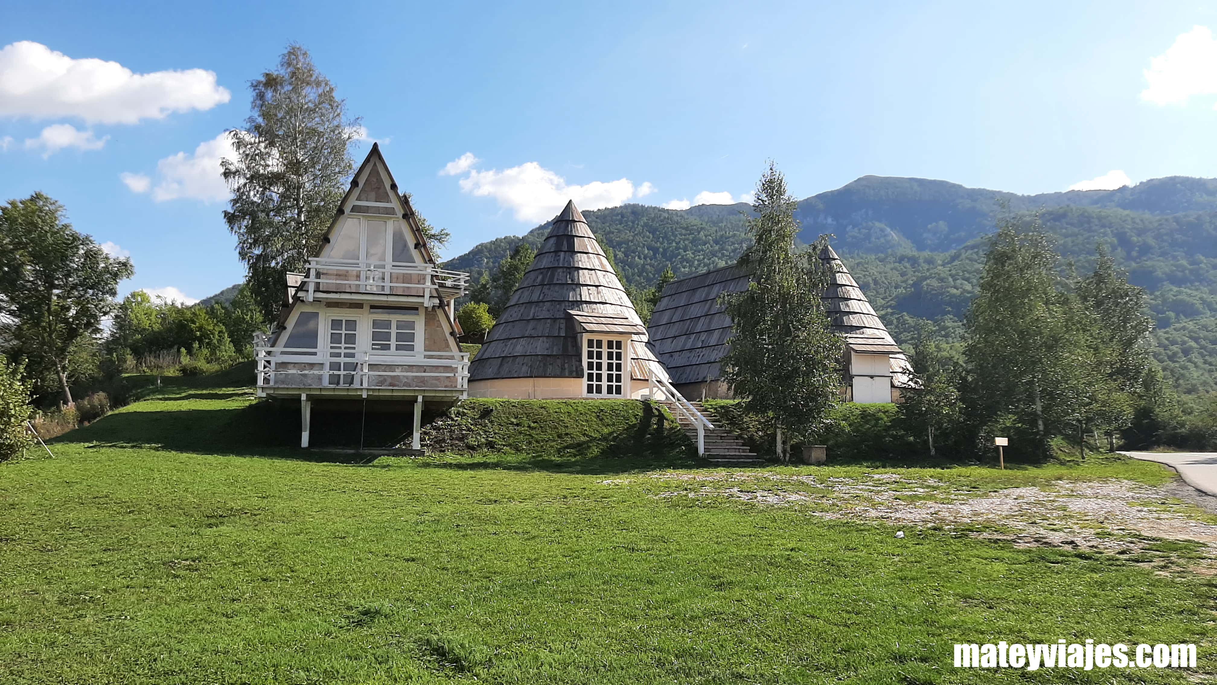 Casitas camino al Durmitor.