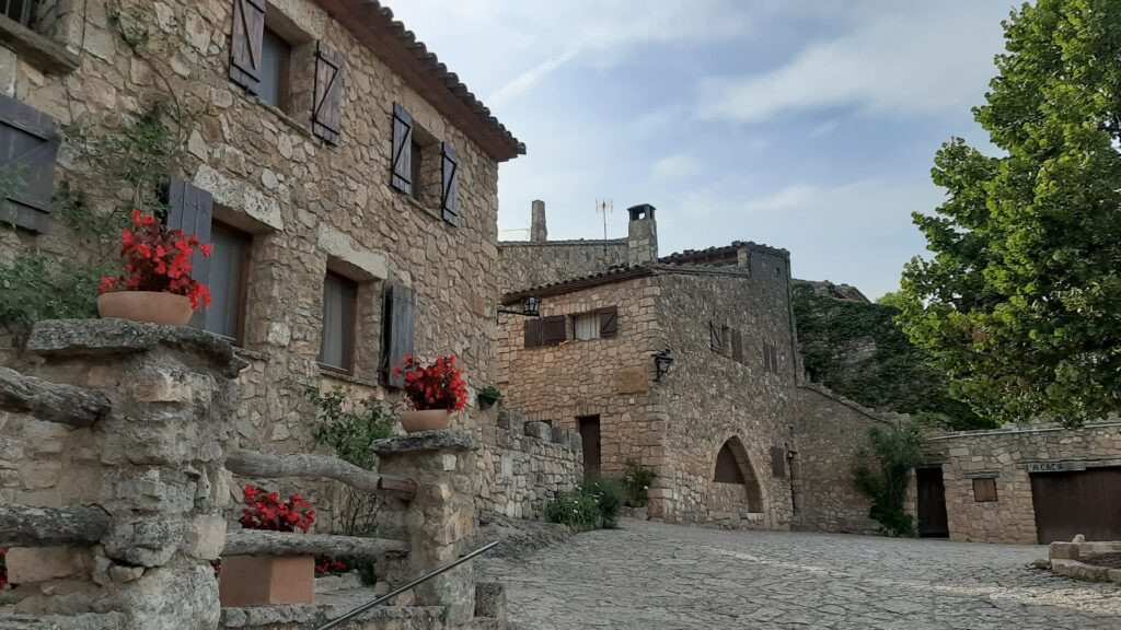 Entrada al pueblo de Siurana